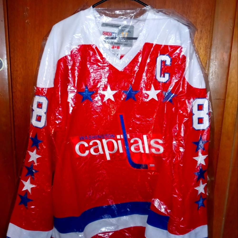 #8 Alex Ovechkin jersey new never use Size(XL)(L)#2 all time goal leaders.